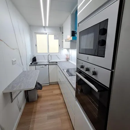 Piso A 100mde La Playa Apartment *